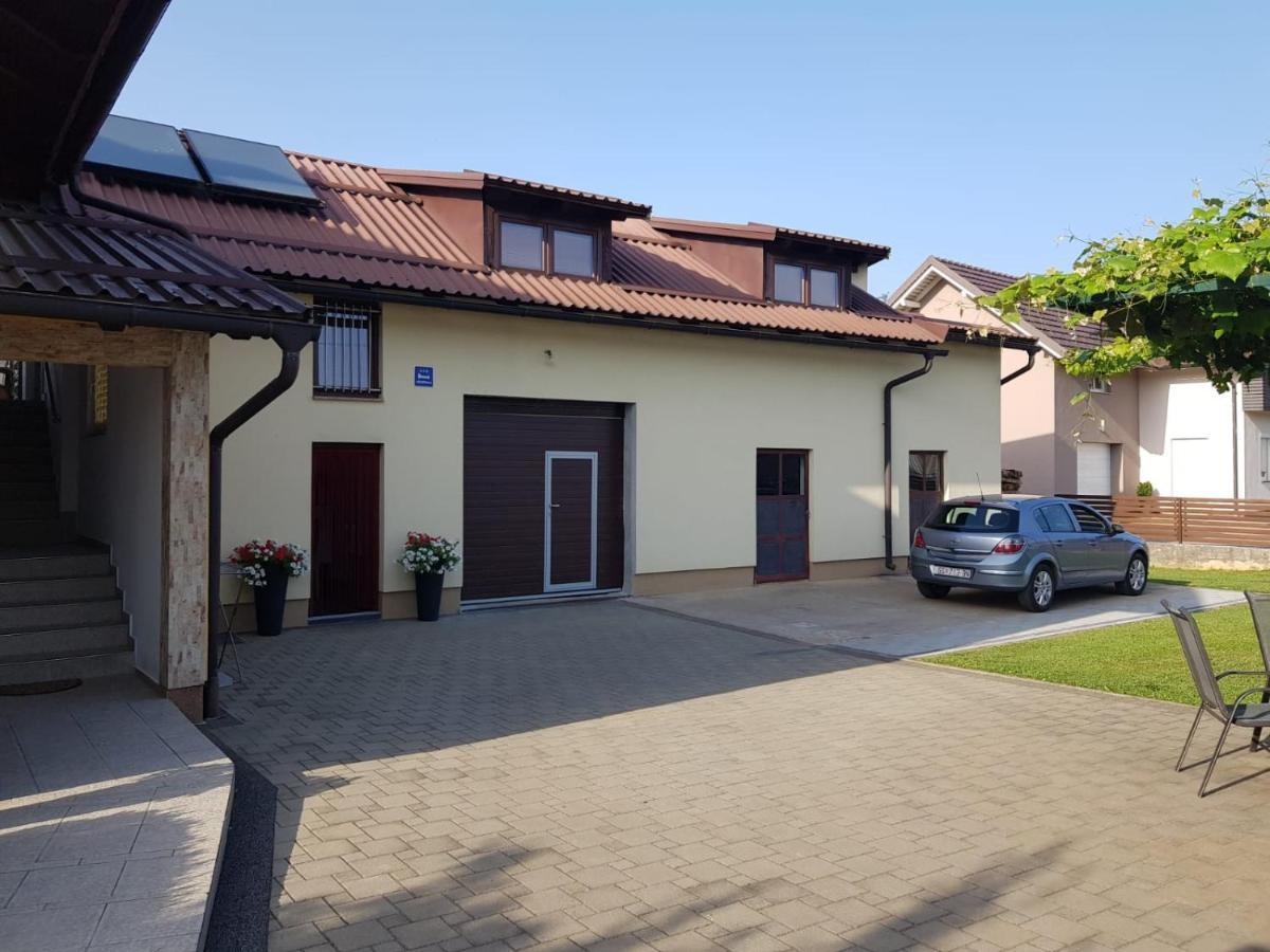 Apartman Diva Оточац Екстер'єр фото