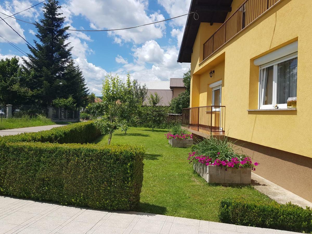 Apartman Diva Оточац Екстер'єр фото
