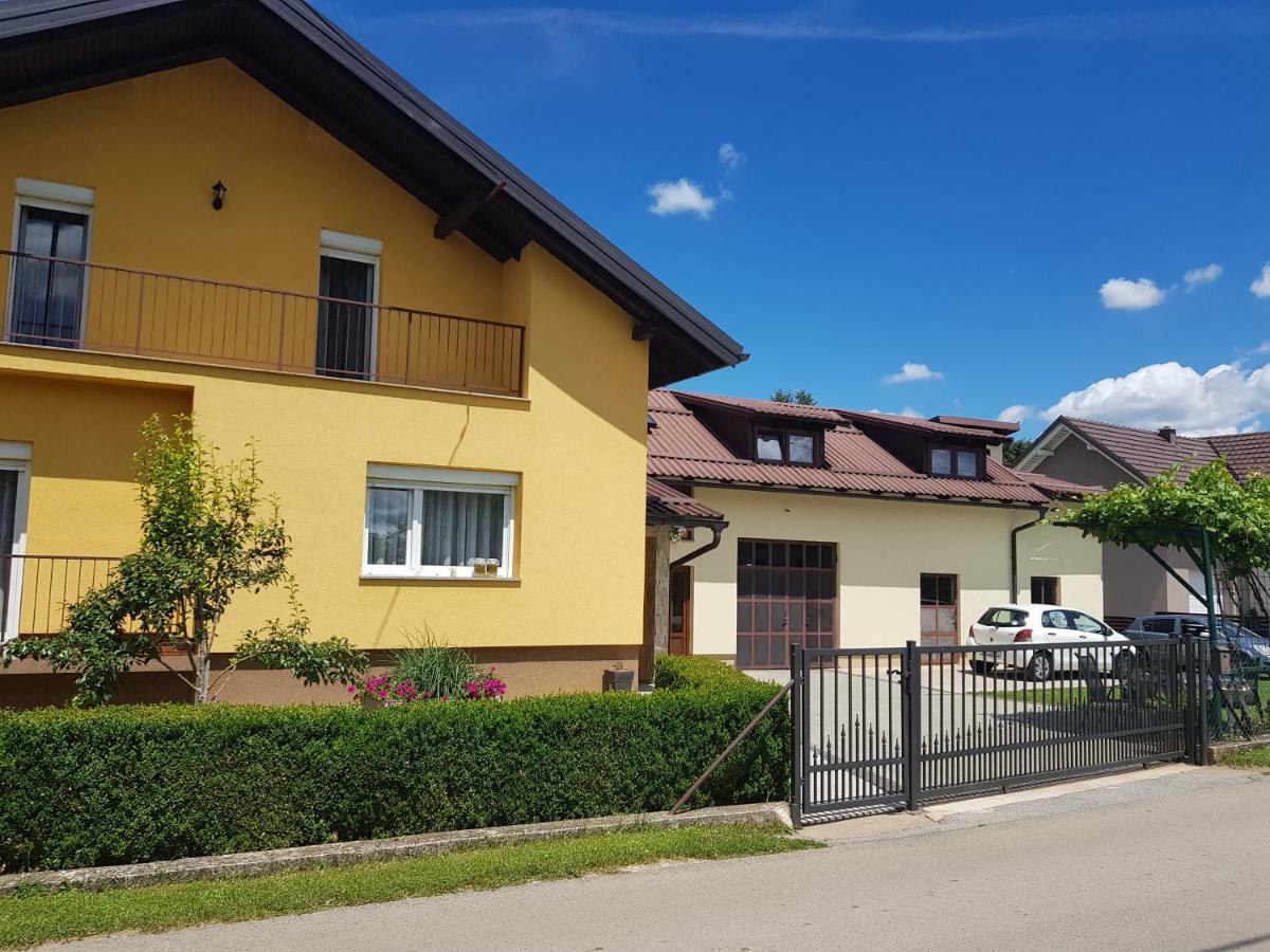 Apartman Diva Оточац Екстер'єр фото
