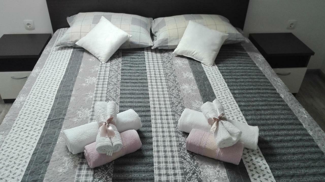 Apartman Diva Оточац Екстер'єр фото
