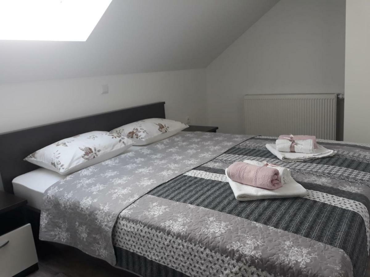 Apartman Diva Оточац Екстер'єр фото