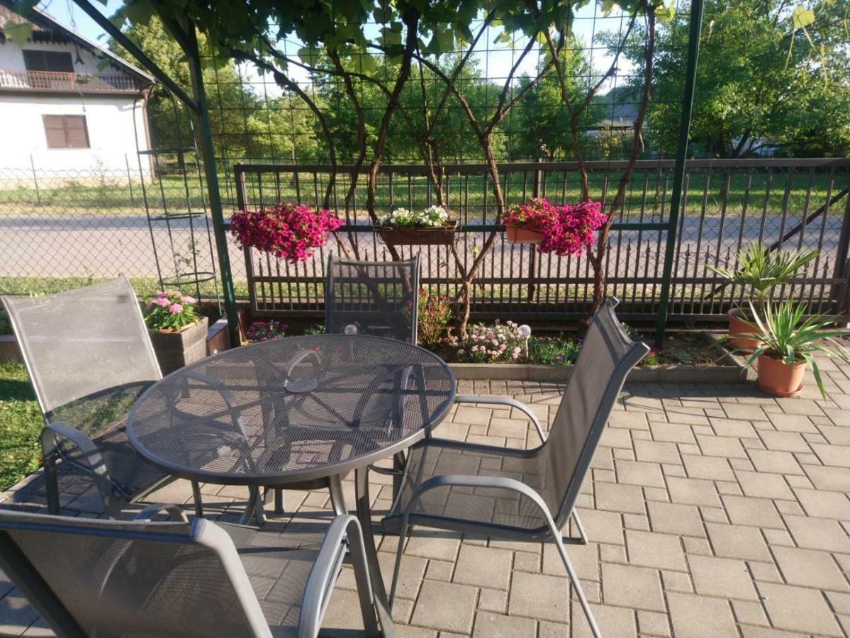 Apartman Diva Оточац Екстер'єр фото